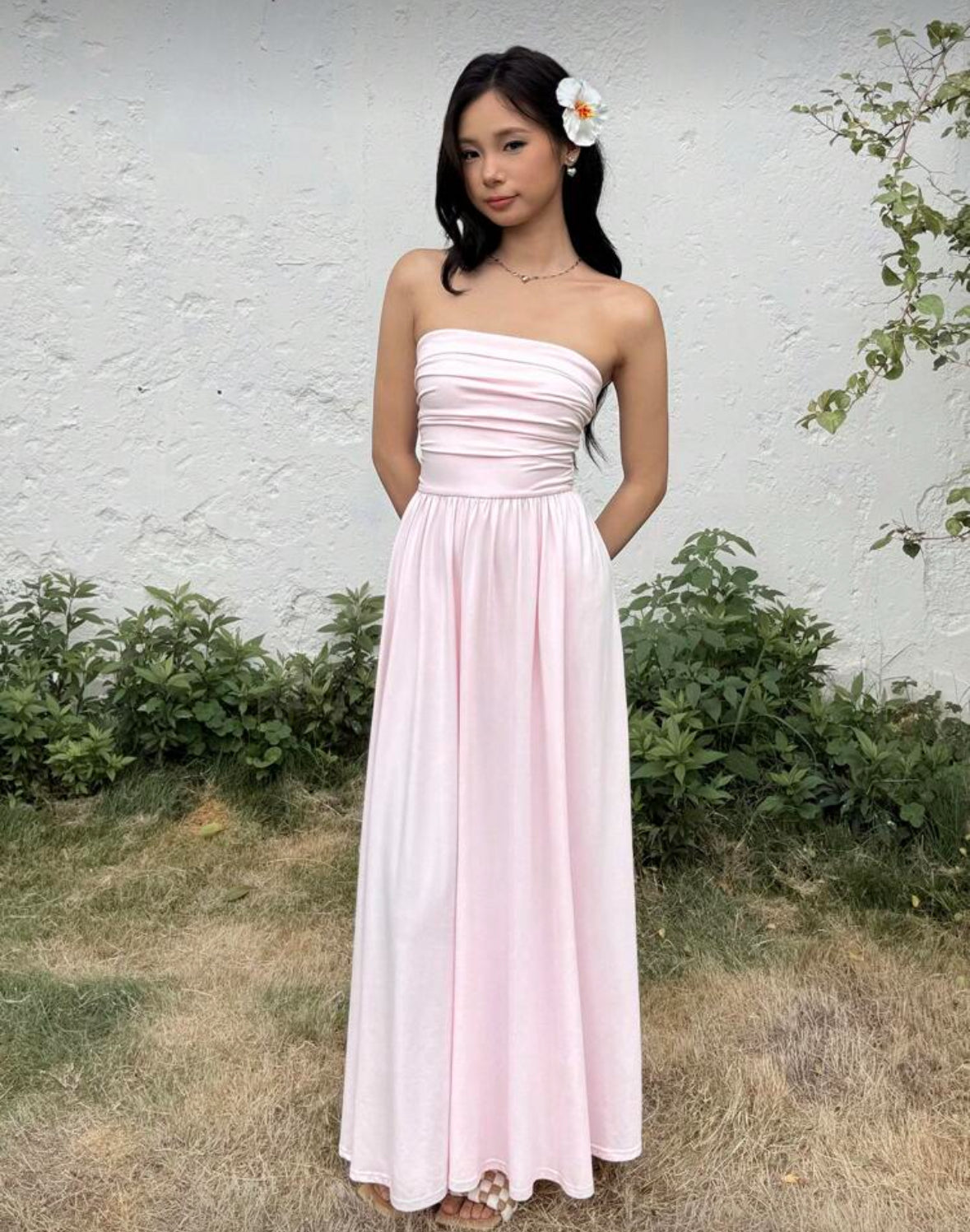Backless dress