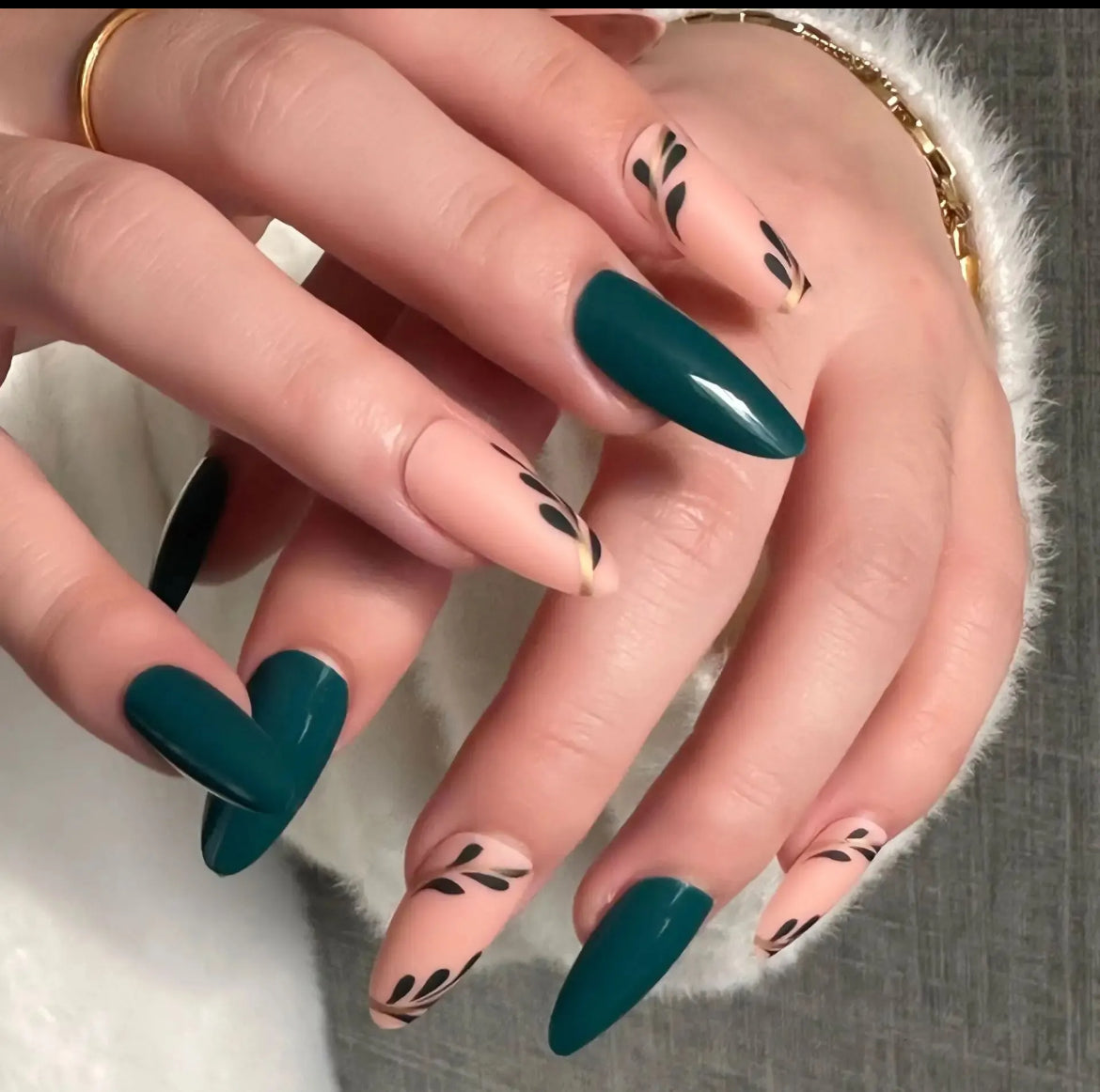 24 pcs Nails set