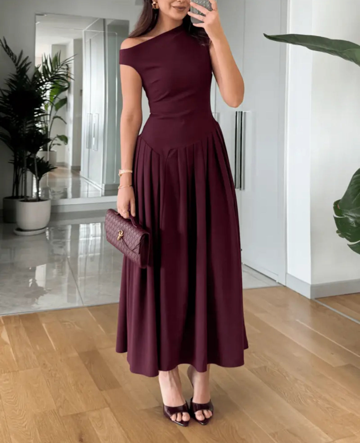 elegant dress wow So happy blizzard gave us these high res dresses that look like garbage cause we still can't hide pants, this is best we can get. : r/wow