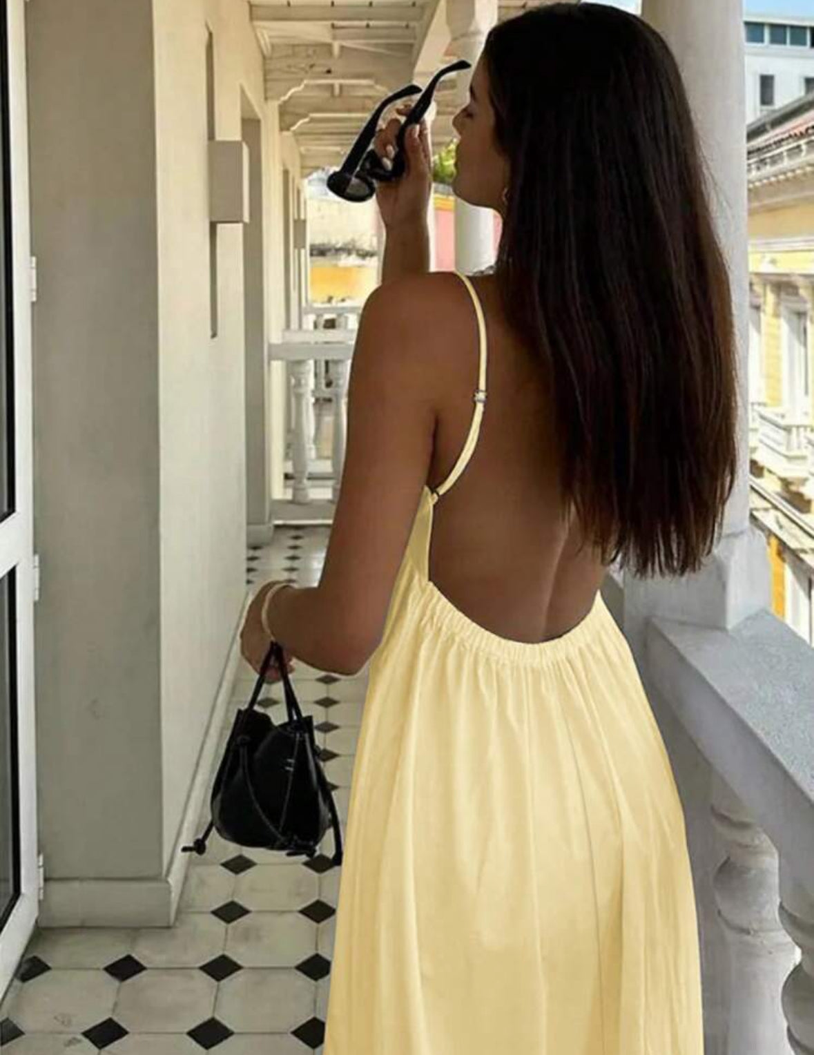 Backless dress