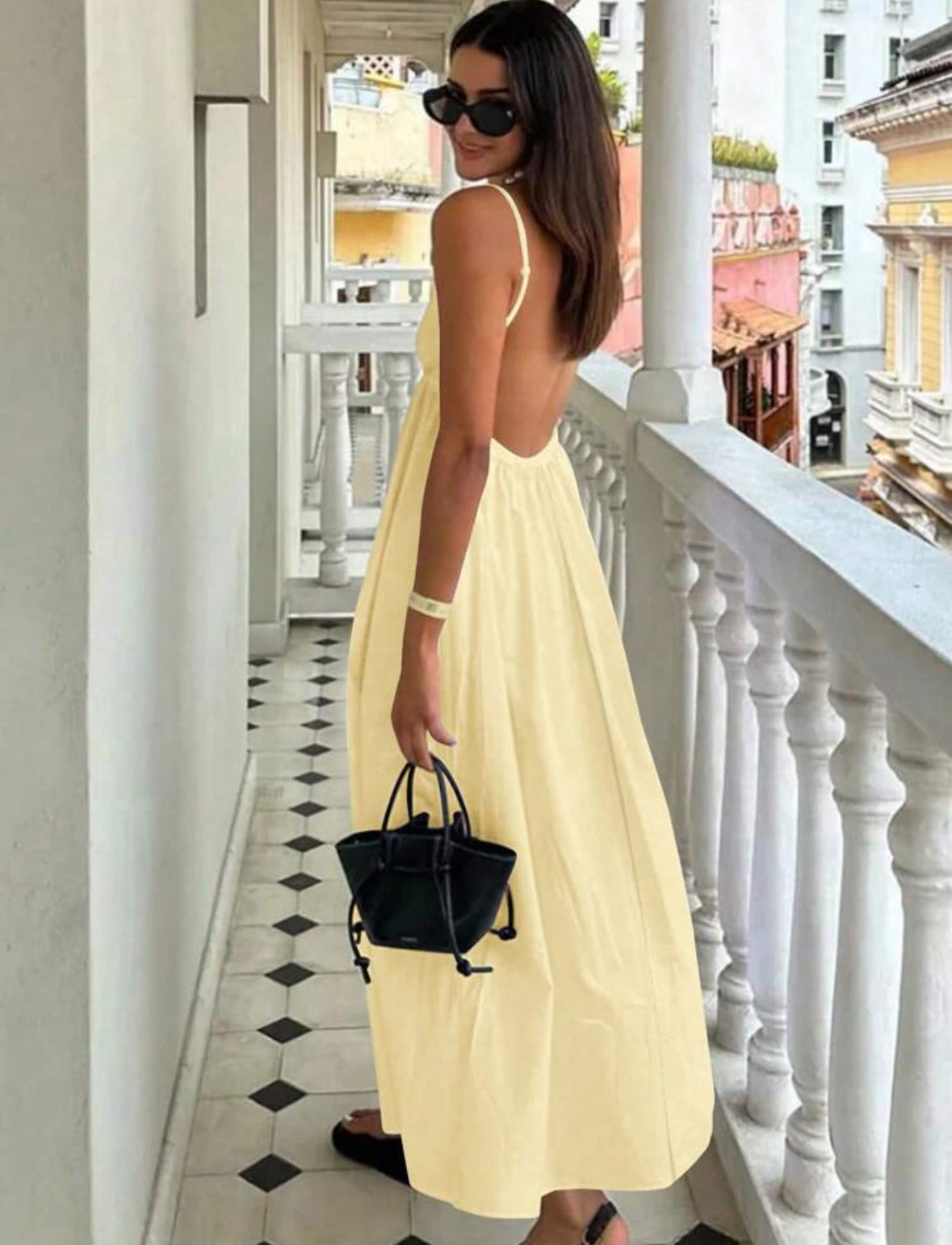 Backless dress