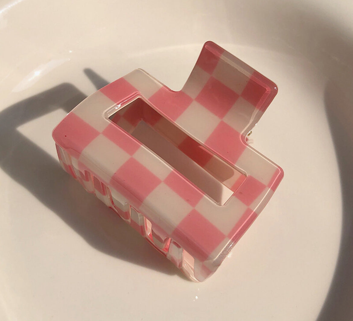 Checkered Clip